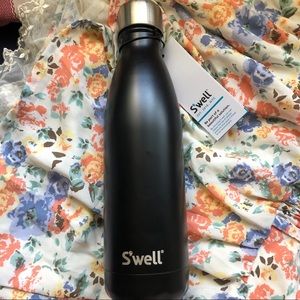 Price Drop ✨NWT Swell x Carbon38  Water Bottle